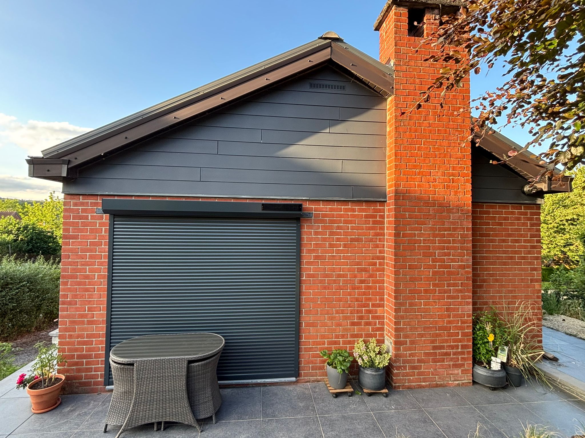 Volet roulant anthracite pour baie vitrée de terrasse - VB Pro Châssis